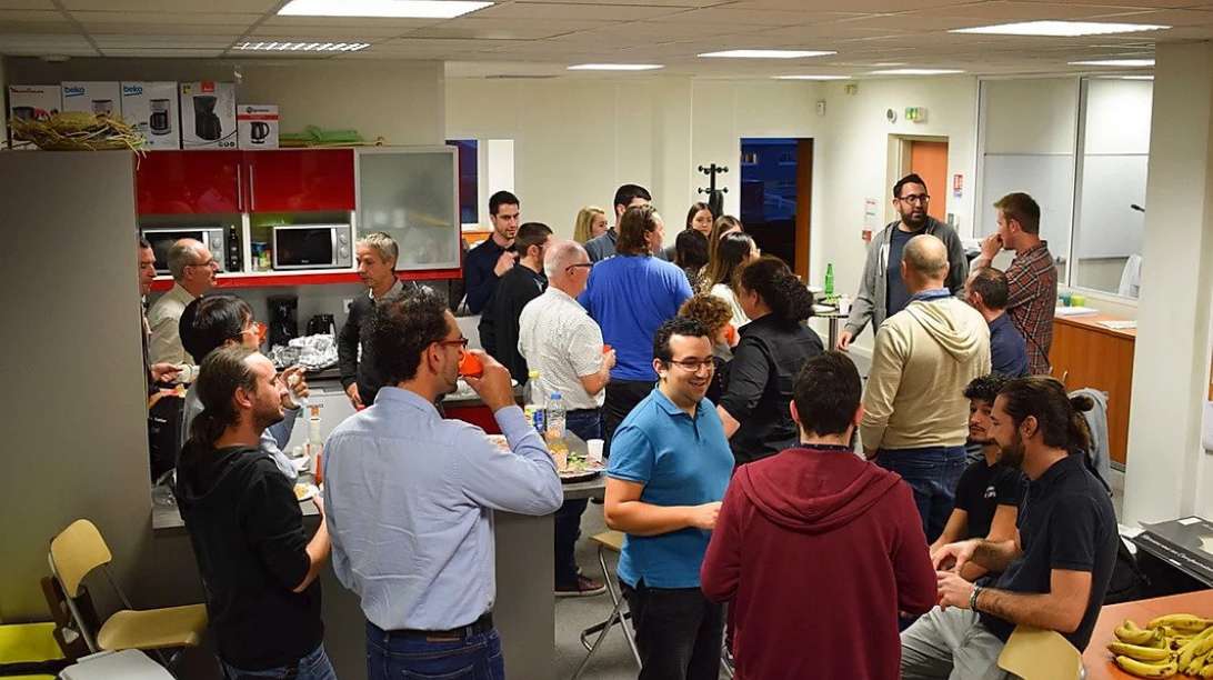 Moment convivial dans les locaux de désirade